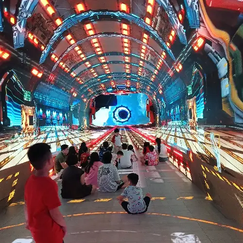X space time city ha noi