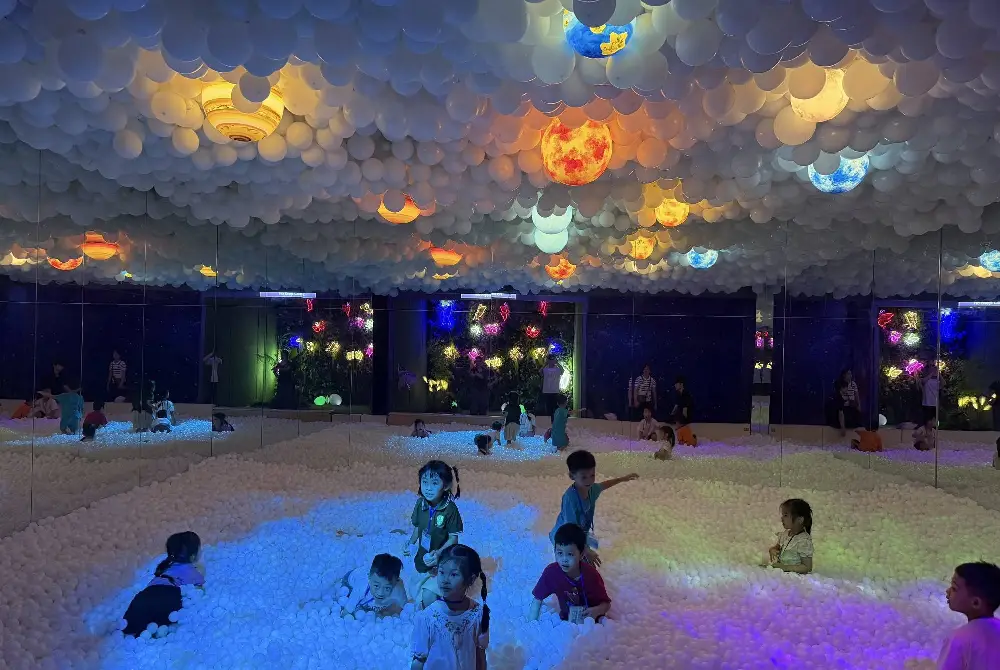 X space time city ha noi